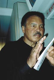 Мохамед Али 15 ноември 2008 година. “Аз съм здрав” - казва “Боксьорът на боксьорите” в разговора си с нашия сънародник