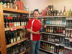 Управителят на магазина Христомир Доклиев /Крис/